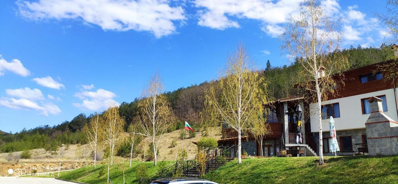 Хотел Алпийска градина Симитли Екстериор снимка